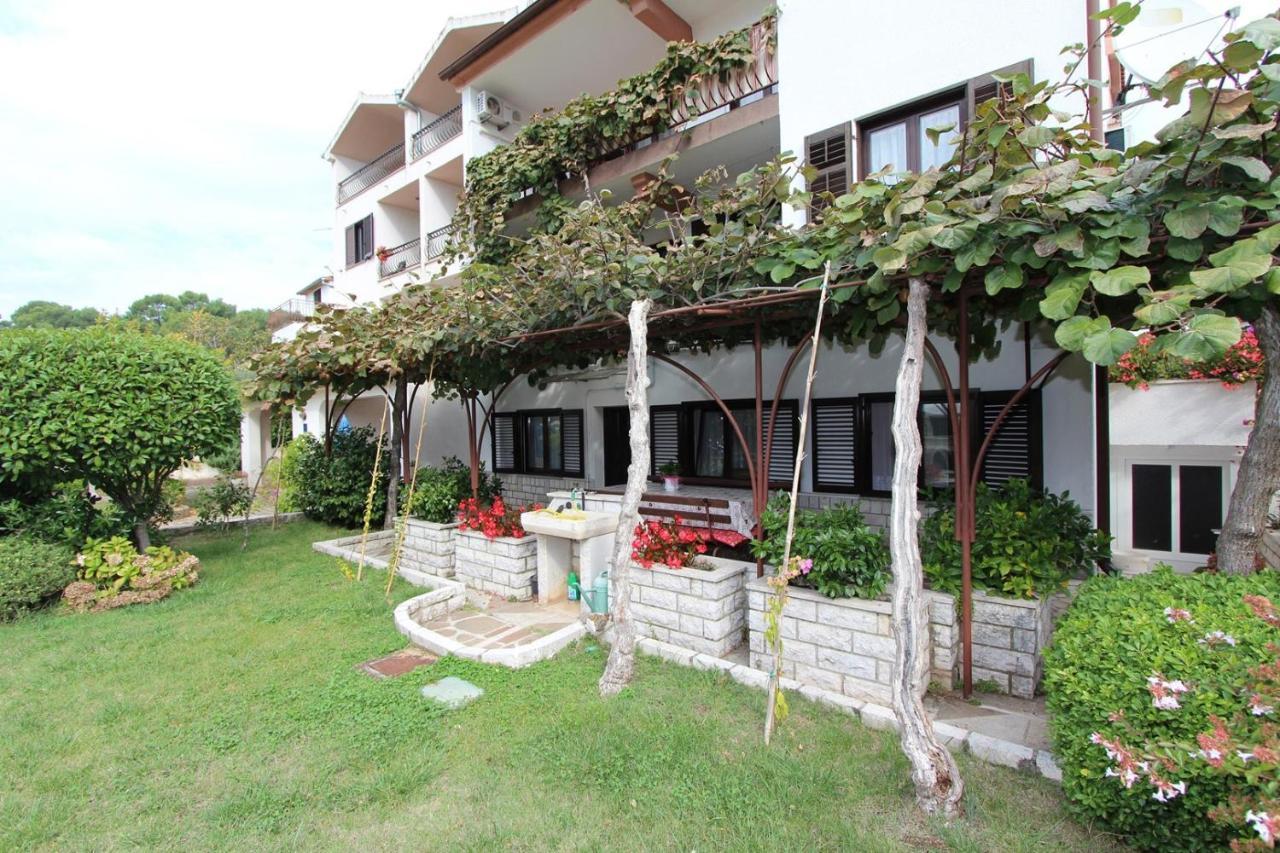 Apartments Daria Ровинь Экстерьер фото